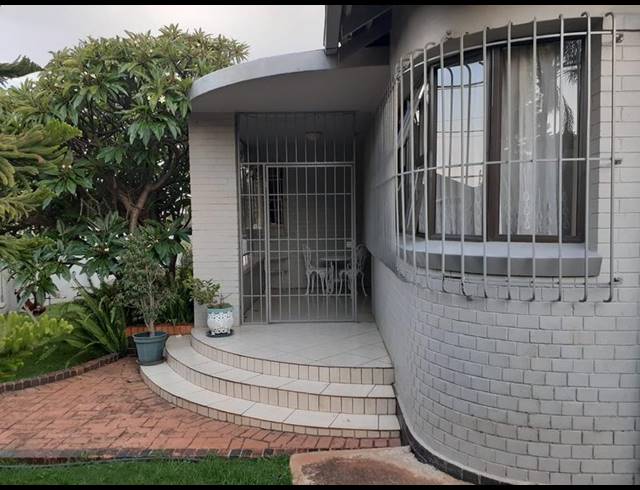 4 BEDROOM HOUSE FOR SALE IN SYDENHAM